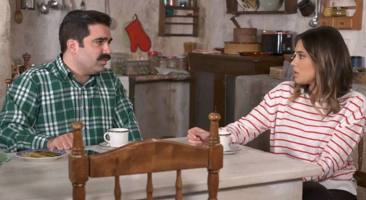 Χαιρέτα μου τον πλάτανο: Το πρωί βρίσκει την Σύλβια αγκαλία μαζί με τον...