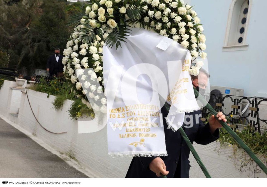 Θλίψη στην κηδεία του Κωνσταντίνου Ζαμπάρα