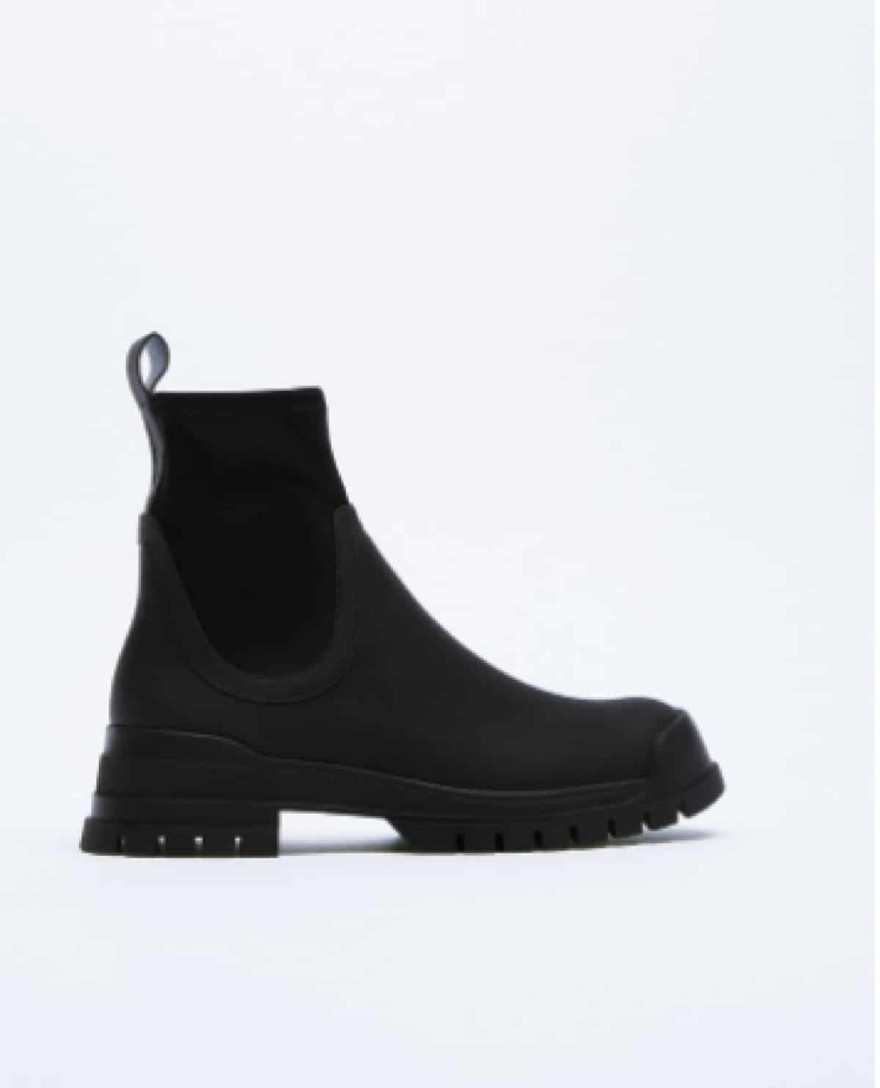 Το απόλυτο must have μποτάκι των Zara κοστίζει μόνο 9,99 ευρώ