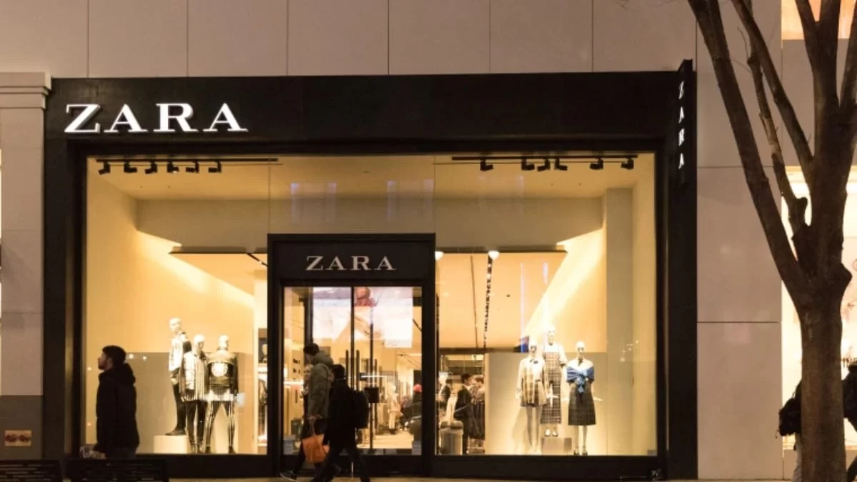 Πανζουρλισμός στα Zara με το πιο basic γυναικείο τοπάκι που βγαίνει σε 16 χρώματα