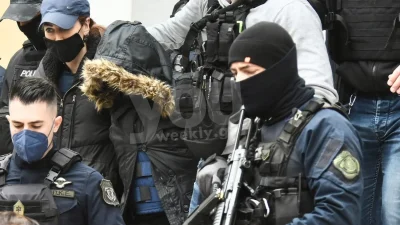 Πάτρα: «Η Ρούλα Πισπιρίγκου έσπρωξε τη γυναίκα μου ενώ είχε το μικρό αγκαλιά» - Σοκαριστική μαρτυρία