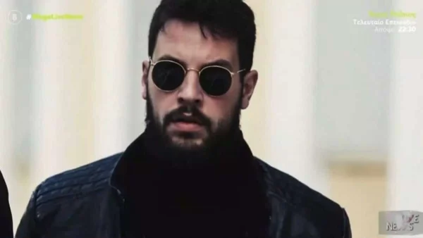 «Η εμφάνιση ροκ σταρ είναι το τελευταίο πράγμα που...» - Ψυχολόγος κατακεραύνωσε τον Μάνο για την εμφάνιση του