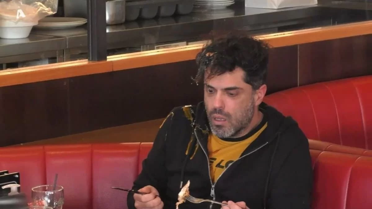 Τι φάση: Επικά τα σχόλια στο Twitter με το αυγό που «έφαγε» στο δόξα Πατρί!