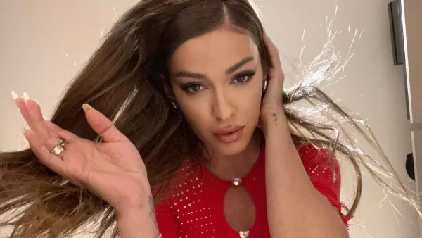 Η Ελένη Φουρέιρα ανακοίνωσε τα ευχάριστα με ένα βίντεο που κάνει το γύρο του διαδικτύου