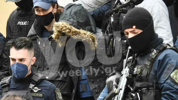 Τραγωδία Πάτρα: Συγκλονίζει το σκίτσο με τα τρία κορίτσια έξω από το σπίτι της οικογένειας