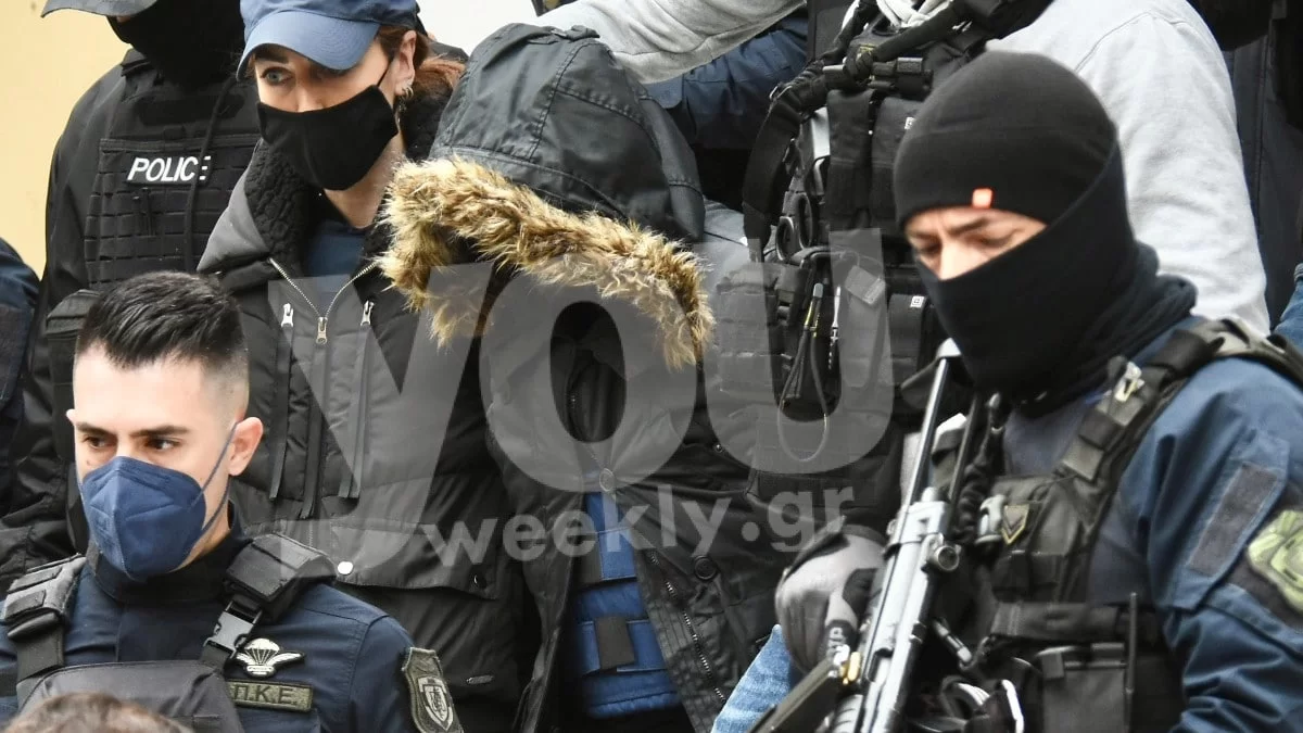 Τραγωδία Πάτρα: Συγκλονίζει το σκίτσο με τα τρία κορίτσια έξω από το σπίτι της οικογένειας