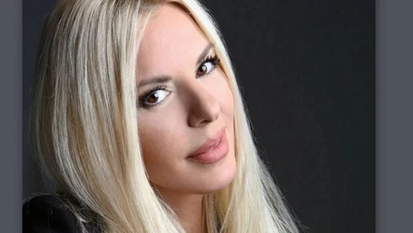 Και όμως είναι τόσο - Η Άννιτα Πάνια έσβησε τούρτα και αποκάλυψε την ηλικία της