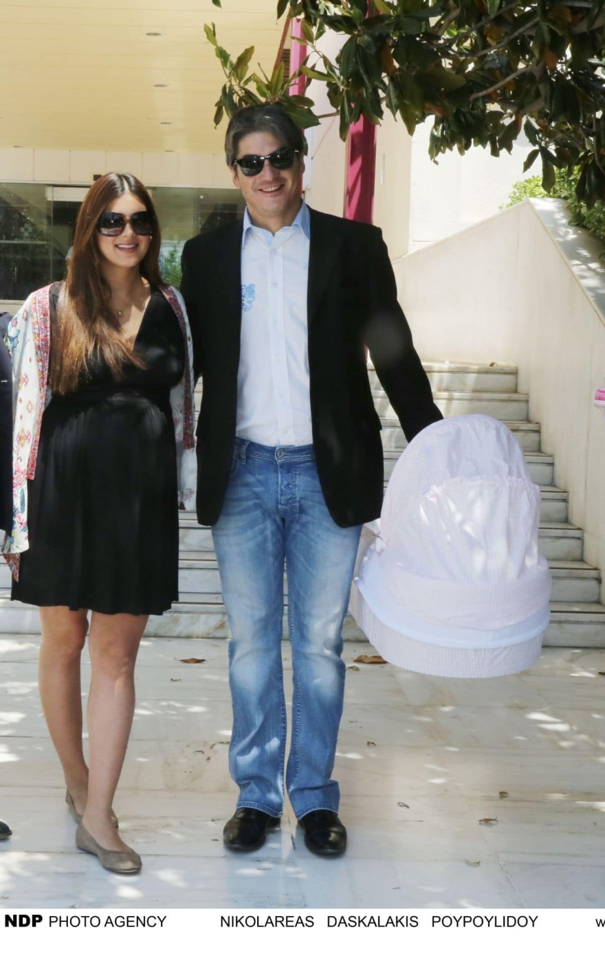 Σταματίνα Τσιμτσιλή και τον Θέμη Σοφό εγκυμοσυνη