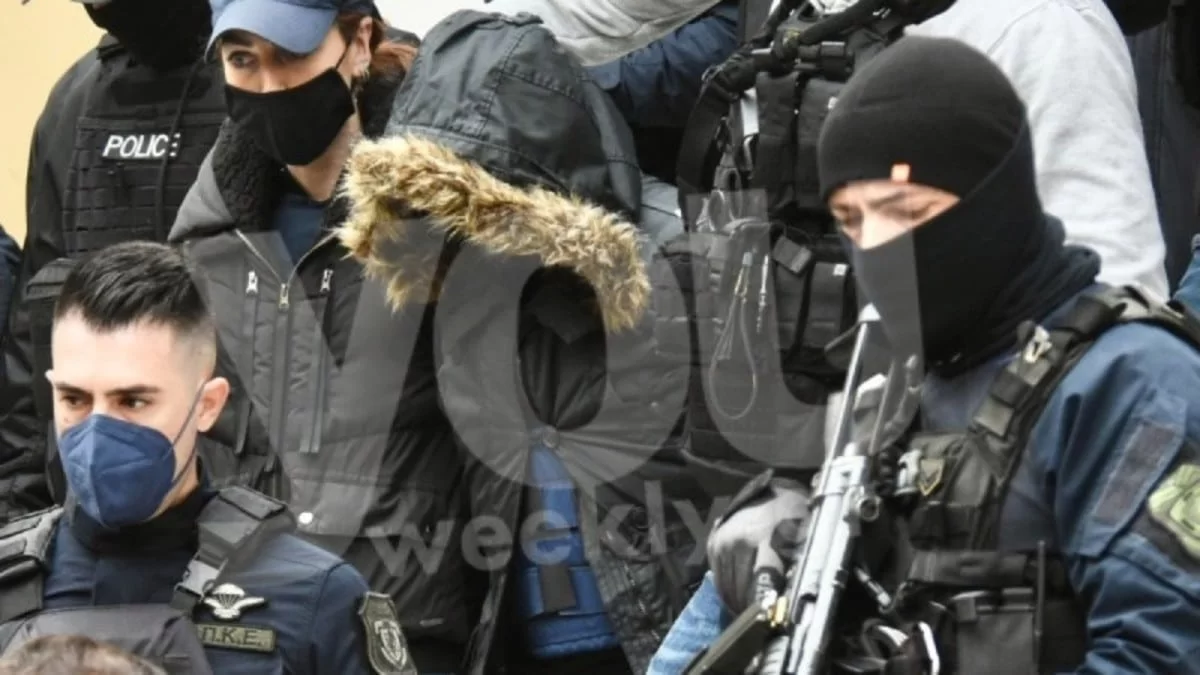 Τραγωδία Πάτρα: «Δεν θέλω να μιλήσω μαζί σας!» - Η μητέρα της Ρούλας κατά του Λαμπρόπουλου