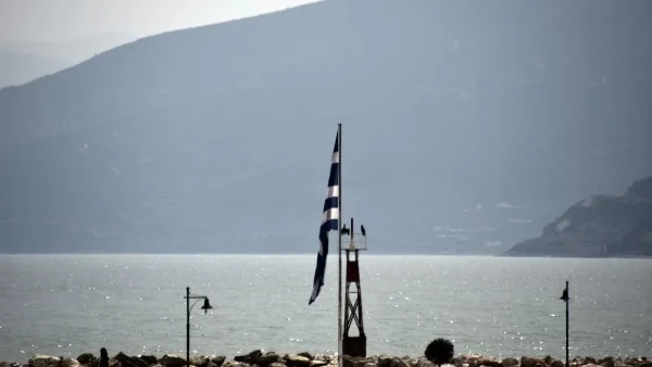 Καιρός (22/4): Παραμένει η αφρικανική σκόνη - Σε ποιες περιοχές θα βρέξει;