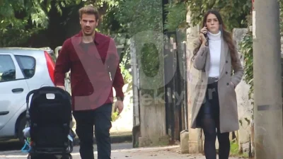 Κούκλα και πασίγνωστη τραγουδίστρια - Η πρώην σύντροφος του Άκη Πετρετζίκη πριν την Κωνσταντίνα Παπαμιχαήλ