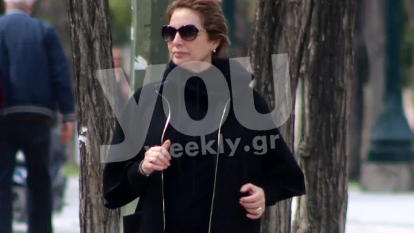 Μαυροφορεμένη η Άντζελα Γκερέκου στο Ζάππειο - Η πεθερά του Τόλη Βοσκόπουλου σε σπάνια εμφάνιση