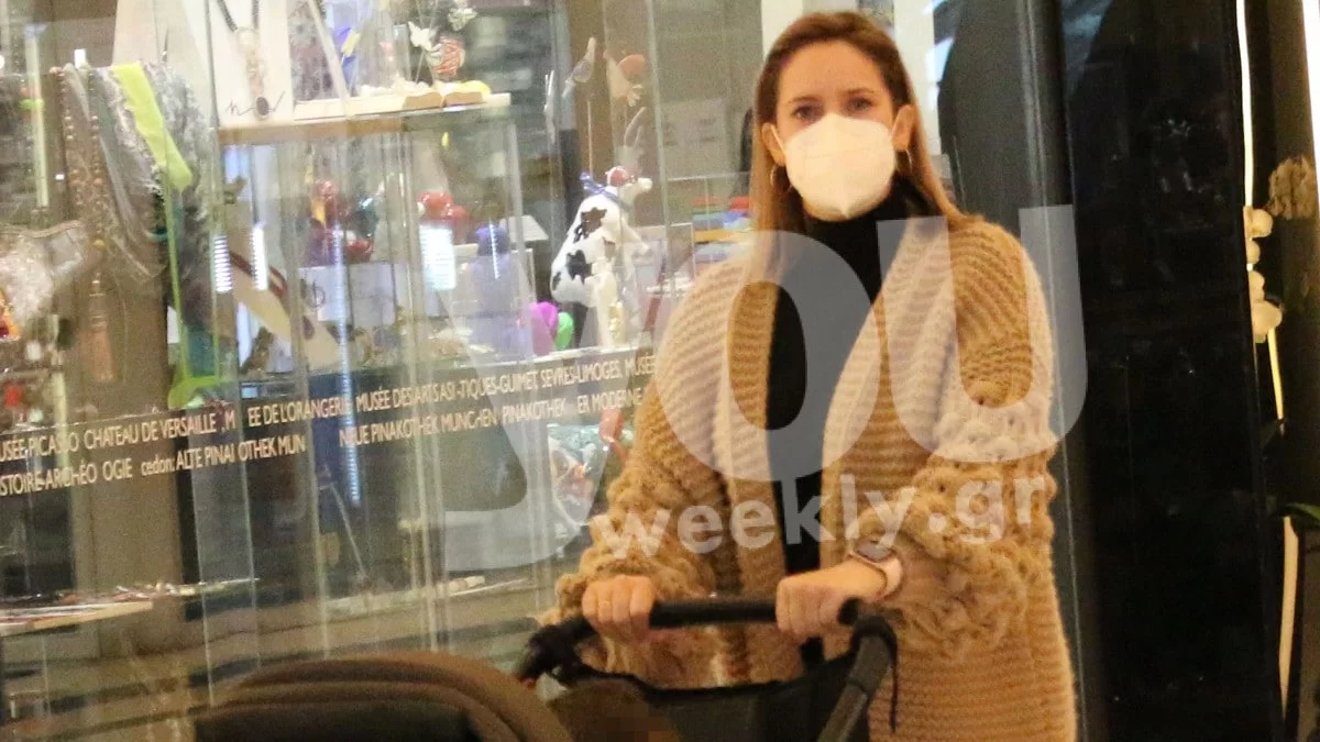 Πλέει σε πελάγη ευτυχίας η Ανίτα Μπράντ - Αποκλειστικές φωτογραφίες από την βόλτα με τον γιο της