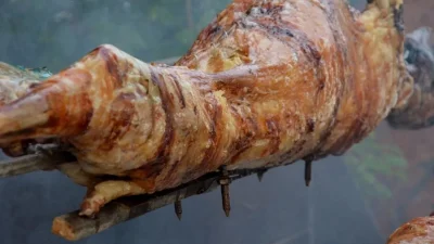 Πάσχα 2022: Όλα τα μυστικά για το σωστό ψήσιμο του αρνιού που λιώνει στο στόμα