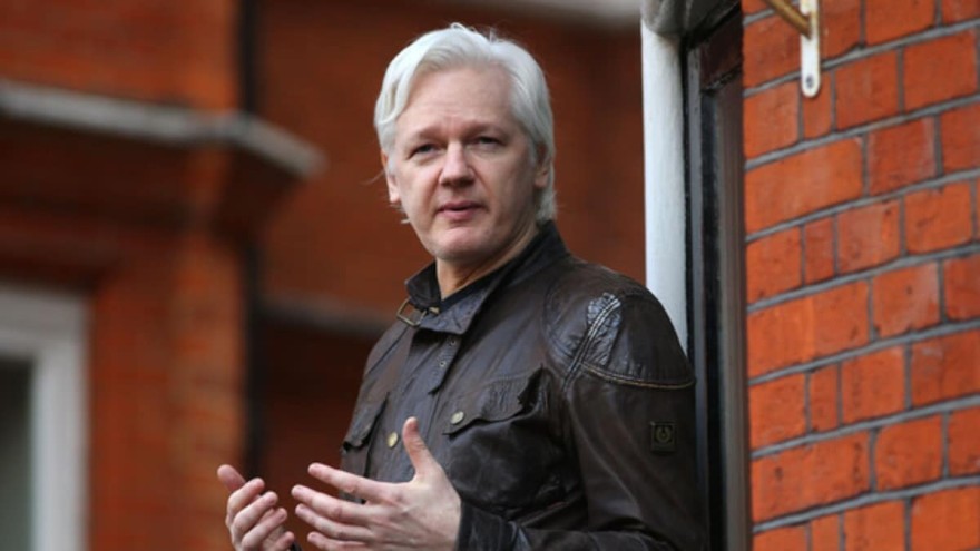 Ο Τζουλιάν Ασάνζ