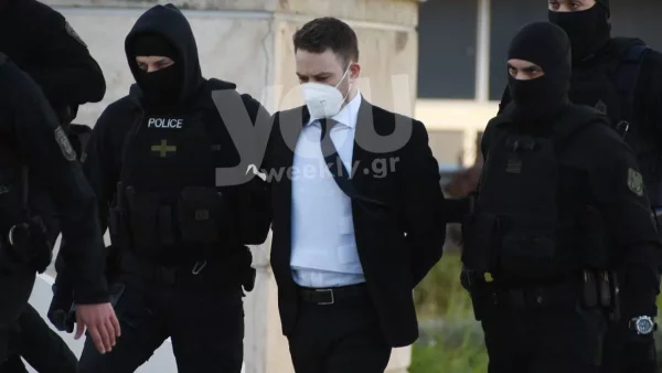 «Φάε ισόβια να ηρεμήσεις...» - Εντάσεις και αποδοκιμασίες κατά την άφιξη του  Αναγνωστόπουλου στο δικαστήριο