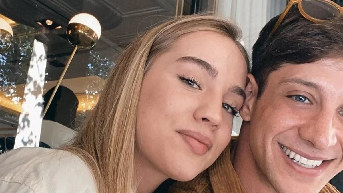 Ερωτική απόδραση για το Πάσχα - Οι ρομαντικές φωτογραφίες Μπόγδανου και Εξαρχοπούλου στο αμάξι