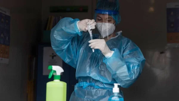 Κορωνοϊός: Τα σημερινά 10/4 κρούσματα στην Ελλάδα