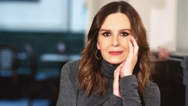 Δεν της φαίνεται καθόλου - Στο φως η πραγματική ηλικία της Κάτιας Δανδουλάκη