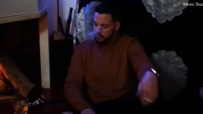 Αδιανόητη ξεφτίλα: Ο Μάνος Δασκαλάκης κυκλοφόρησε το νέο του βίντεο κλιπ