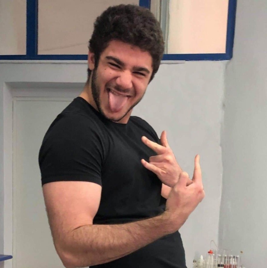 Δημήτρης Καραϊβάζ