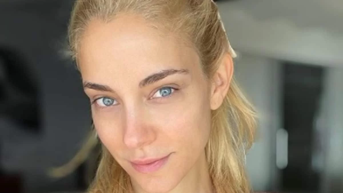 Δούκισσα Νομικού: Μπήκε στην κουζίνα με το πιο κομψό hairstyling