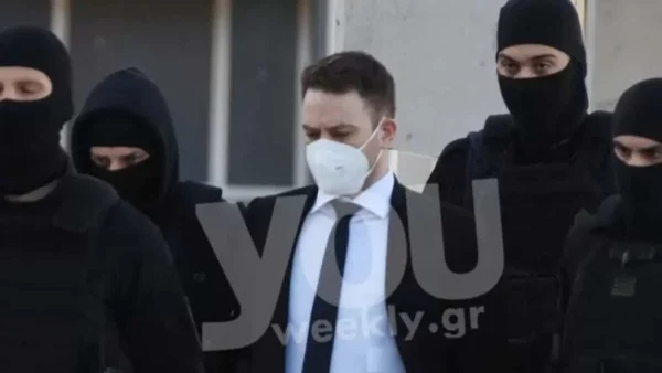 Γλυκά Νερά: «Δεν έκλαιγε, ήταν...» - Η κατάθεση του αστυνομικού που πήρε το μωρό από τη σκηνή του εγκλήματος