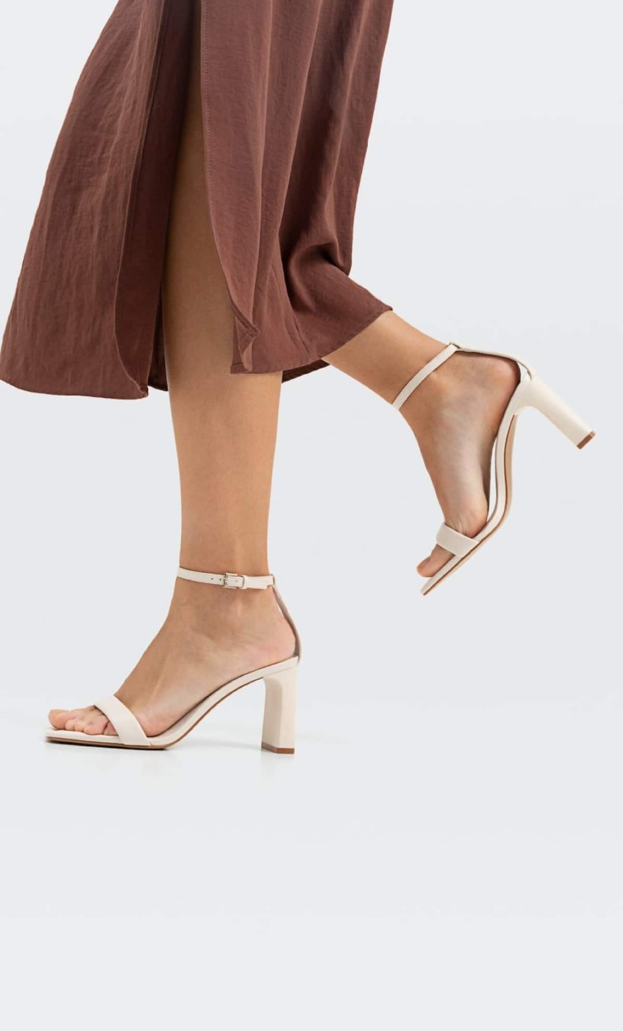 Πέδιλα από τα Stradivarius