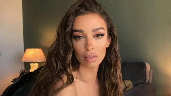 Πρώτο θέμα συζήτησης η φωτογραφία της Ελένης Φουρέιρα με την πίσω όψη της - Χιλιάδες αντιδράσεις