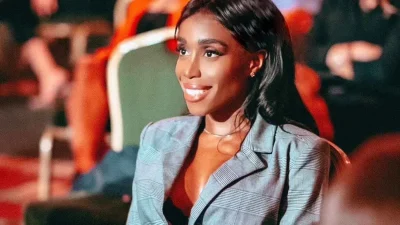 Αποκλειστικές φωτογραφίες της Ελίζαμπεθ Ελέτσι στην Γλυφάδα - Πιο κούκλα από ποτέ