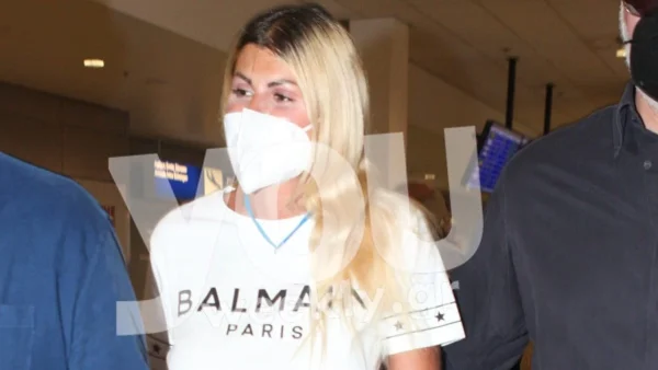 Survivor 5: Η Ευρυδίκη Παπαδοπούλου επέστρεψε στην Ελλάδα - Με ψηλοτάκουνα που ''έβγαλαν'' μάτι