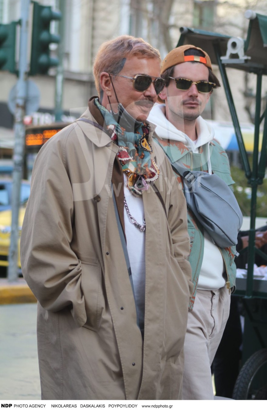 Λάκης Γαβαλάς