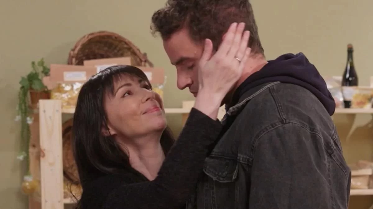 Γη της Ελιάς: Μεγάλη ανατροπή! Ο Στέφανος εγκαταλείπει τη μάνα του