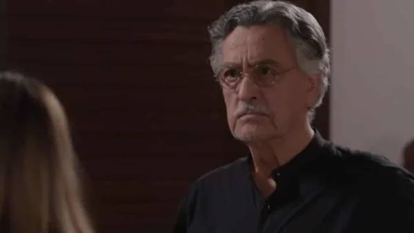 Η Γη της Ελιάς: "Λέγε πόσα πήρες για να πουλήσεις το παιδί σου" - Η οργή του Ισίδωρου