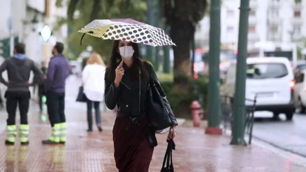 Καιρός 2/4: Υποχωρεί η σκόνη - Έρχονται βροχές και καταιγίδες