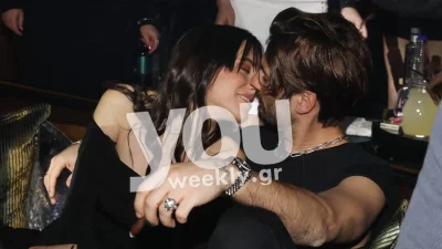 Τα καυτά φιλιά του Γιώργου Καράβα και της Ραφαέλας Ψαρρού σε βραδινή έξοδο