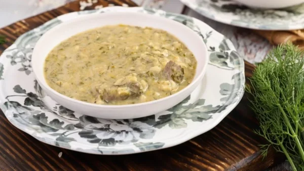 Παραδοσιακή μαγειρίτσα της Βέφας Αλεξιάδου για το Πάσχα - Θα γλύφετε τα δάχτυλά σας