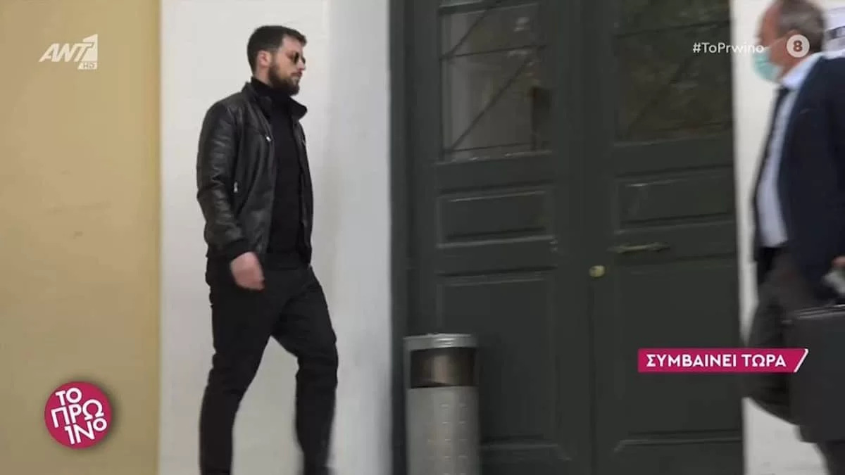 Ο Μάνος Δασκαλάκης κατέφθασε στην ανακρίτρια - Τον γιούχαραν πριν μπει στο κτίριο 9