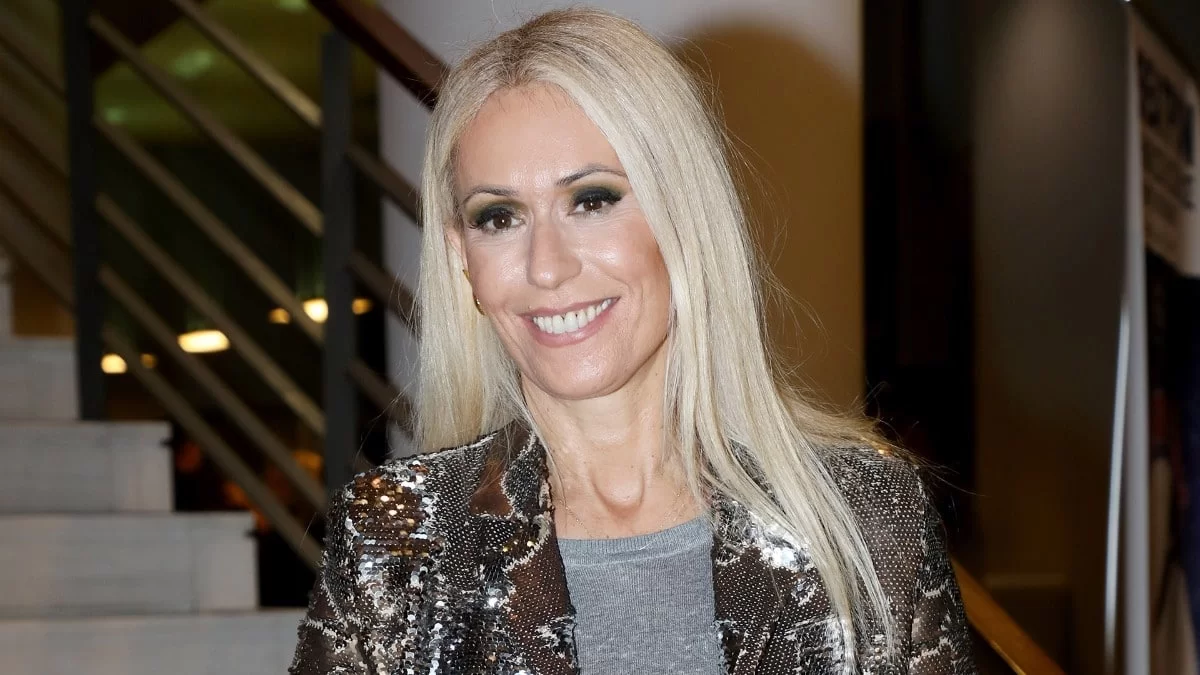 Φωτογραφία της Μαρίας Μπακοδήμου πριν από τις πλαστικές στην αρχή της καριέρας της