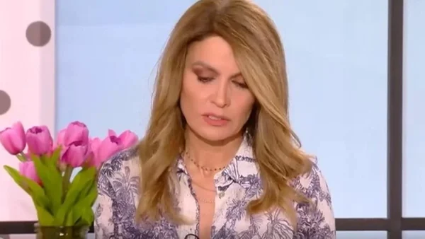 Ουκρανία: Μητέρες γράφουν τα στοιχεία των παιδιών στις πλάτες τους - Ραγίζουν καρδιές οι εικόνες