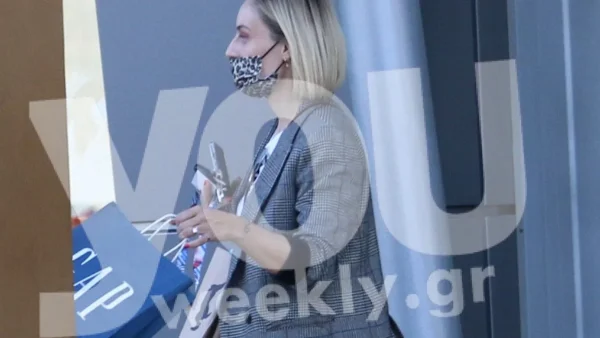 Αποκλειστικές φωτογραφίες της Ελεονώρας Μελέτη από τα ψώνια της σε γνωστό εμπορικό κέντρο