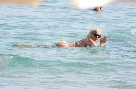 Σπιτικό μείγμα με ελαιόλαδο, χοντρό αλάτι και... - Το χρησιμοποιεί η Μενεγάκη για την κυτταρίτιδα