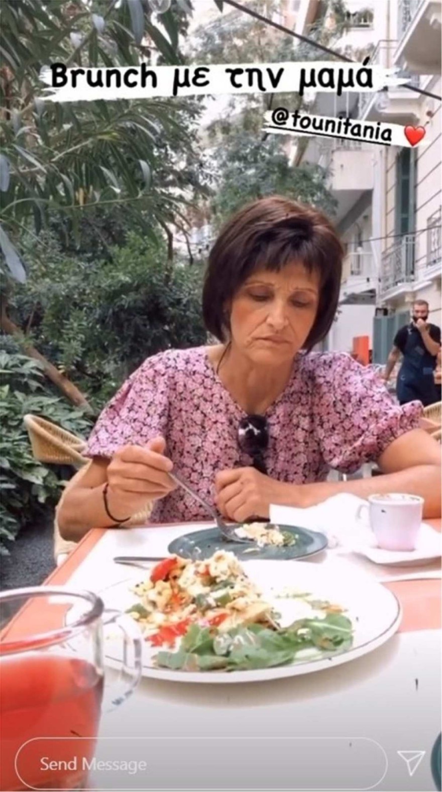 Η μητέρα της Ιωάννας Τούνη, Τάνια 