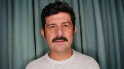 Μιχάλης Οικονόμου: Δημοσίευσε σπάνια φωτογραφία με τον γιο του, Νικηφόρο - Ποζάρει μπροστά από το ηλιοβασίλεμα