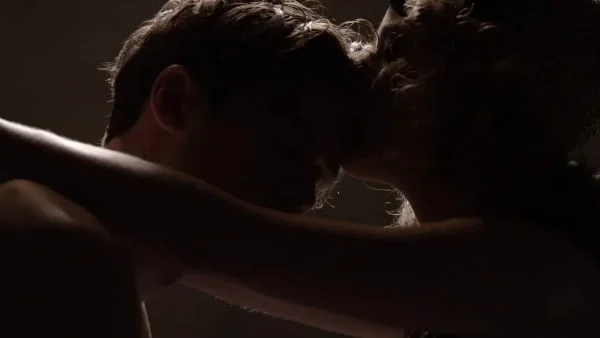 Άγριες Μέλισσες - αποκλειστικό ρεπορτάζ: Καυτές ερωτικές βραδιές για Νικηφόρο και Ασημίνα