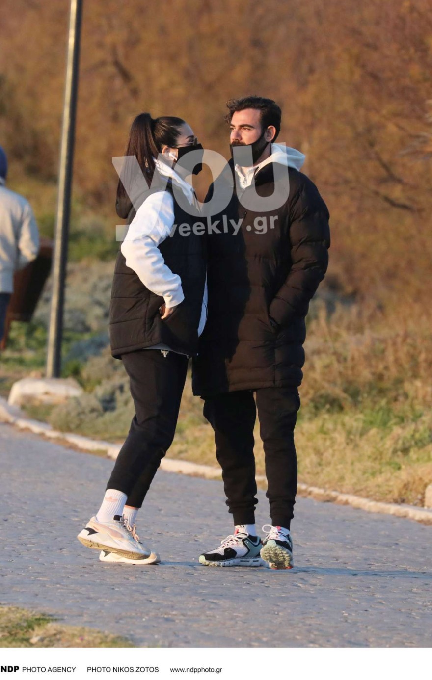 Ο Πολυδερόπουλος με το κορίτσι του