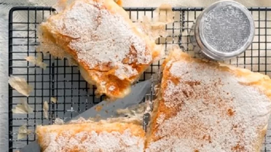 Νηστίσιμο τσουρέκι με γέμιση σοκολάτα από την Αργυρώ Μπαρμπαρίγου - Το μυστικό είναι στο πορτοκάλι