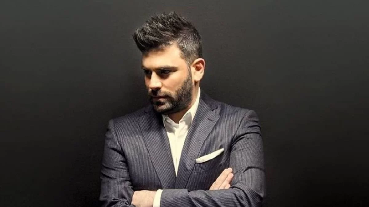 «Μου είχε δώσει το μενταγιόν του, δύο ώρες πριν φύγει» - Γνωστός τραγουδιστής συγκλονίζει για τον Παντελίδη