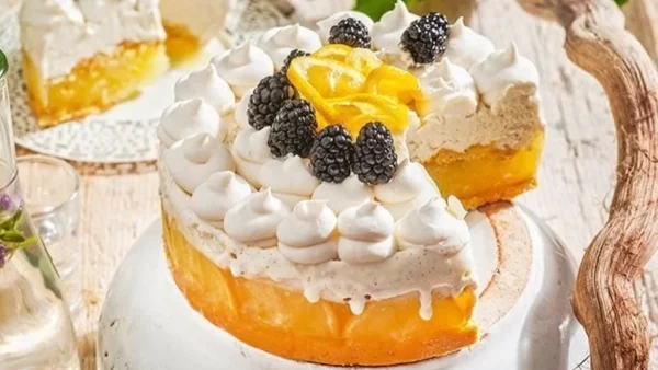 Πανεύκολη και γρήγορη τούρτα παγωτό με λεμόνι - Λιώνει στο στόμα