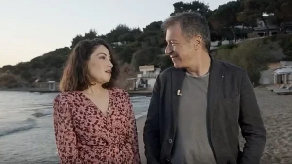 Βαμμένη χωρίς τη μάσκα και με φτιαγμένο μαλλί - Η εντυπωσιακή εμφάνιση της Ιωάννας Παλιοσπύρου στους Πρωταγωνιστές